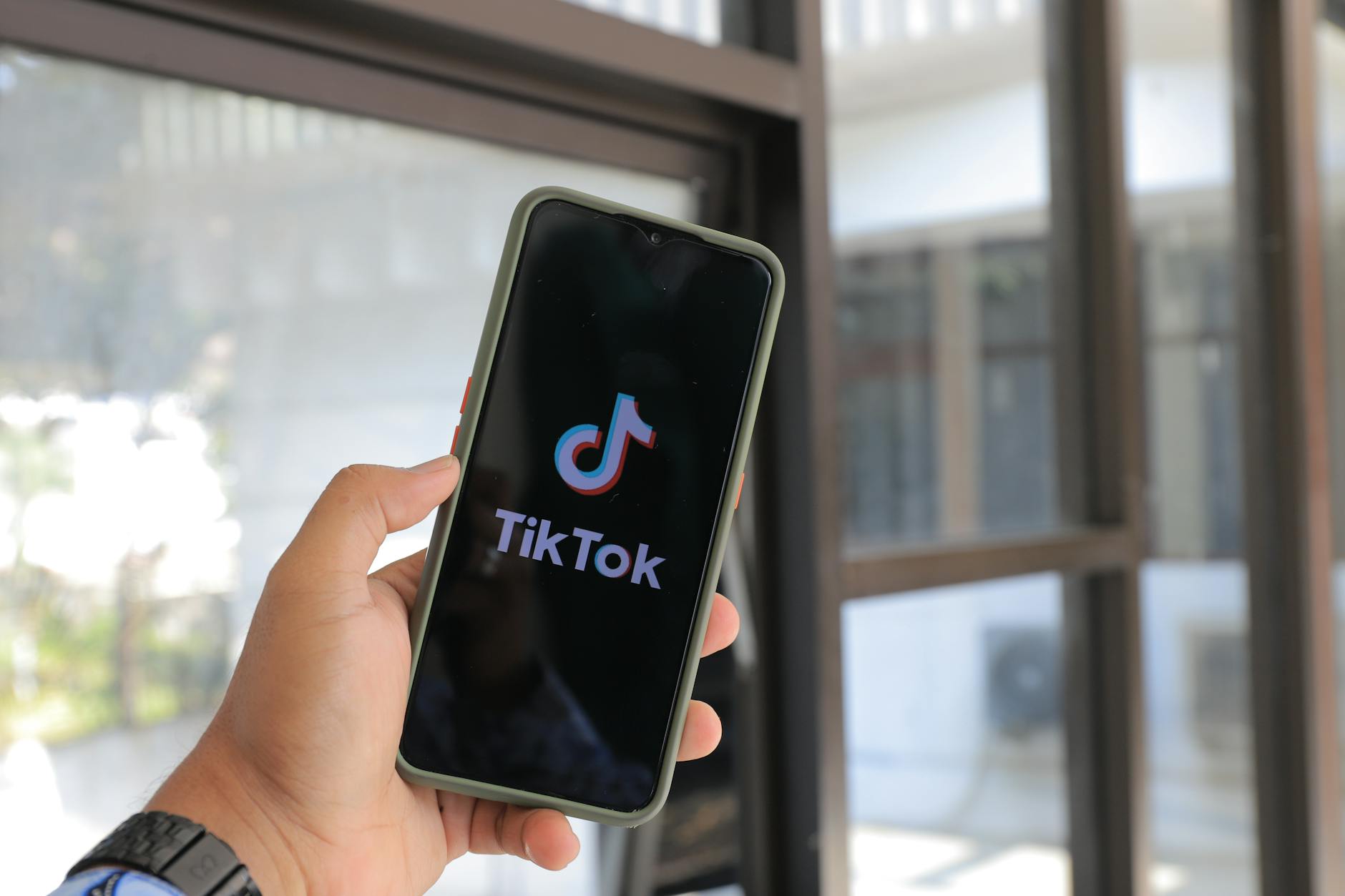 跨境电商TikTok批量采集防IP封锁策略与自动化实践