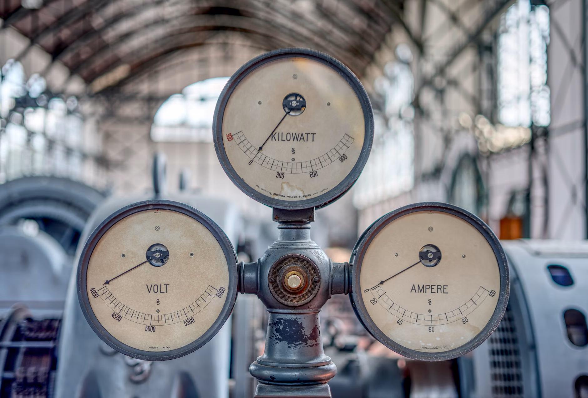 制造业能耗监控自动化：企编云+Cursor联动实施方案