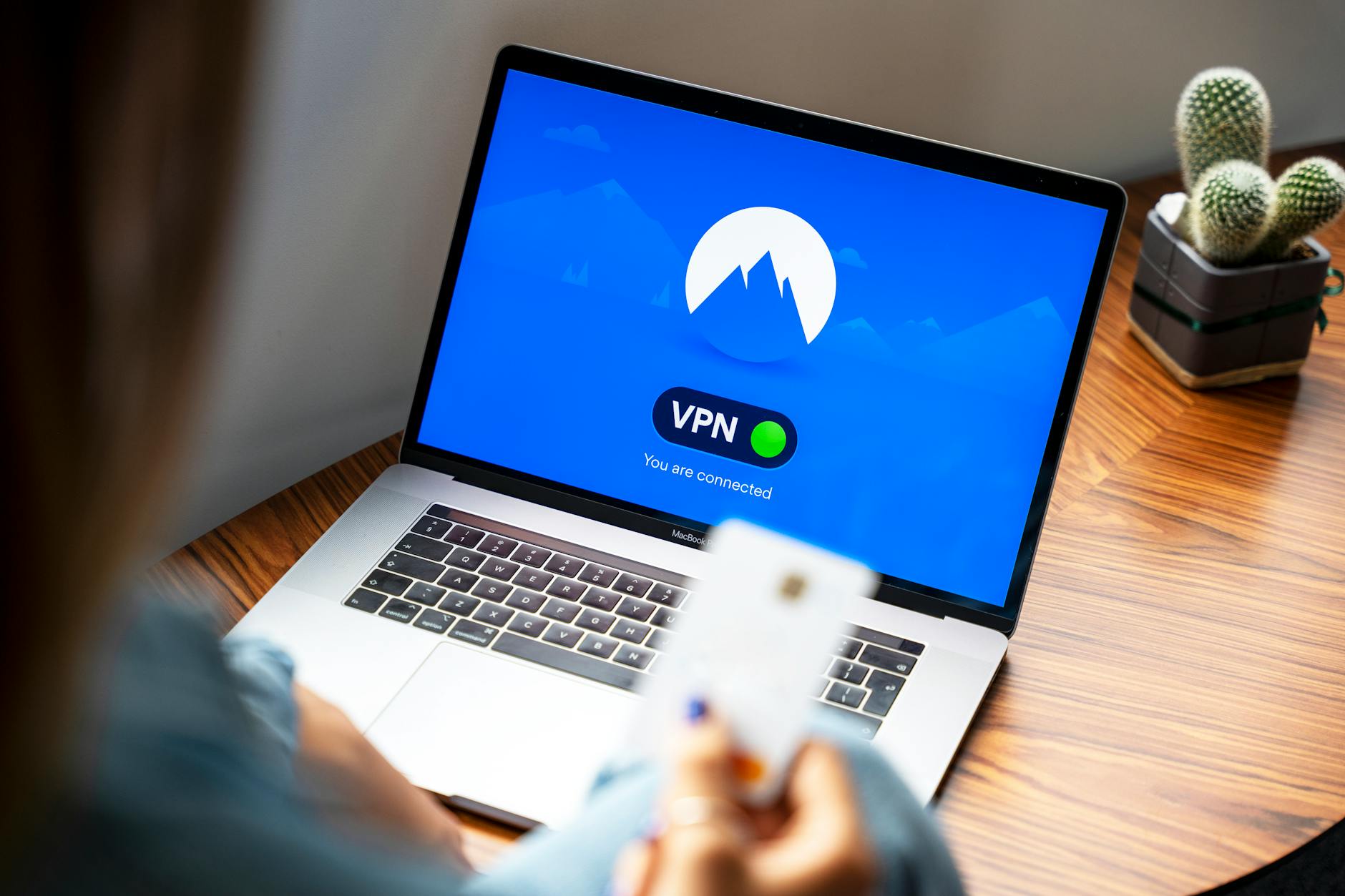 企业级防火墙规则优化与VPN穿透方案的技术实践