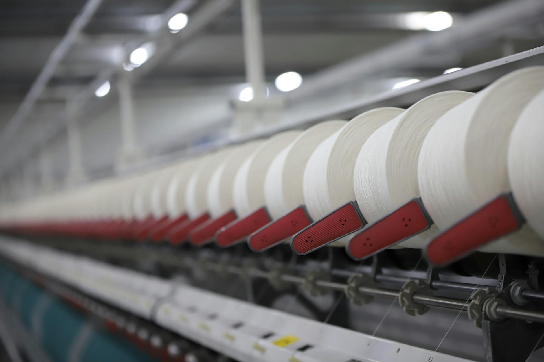 Python自动化抓取线程安全锁优化实践