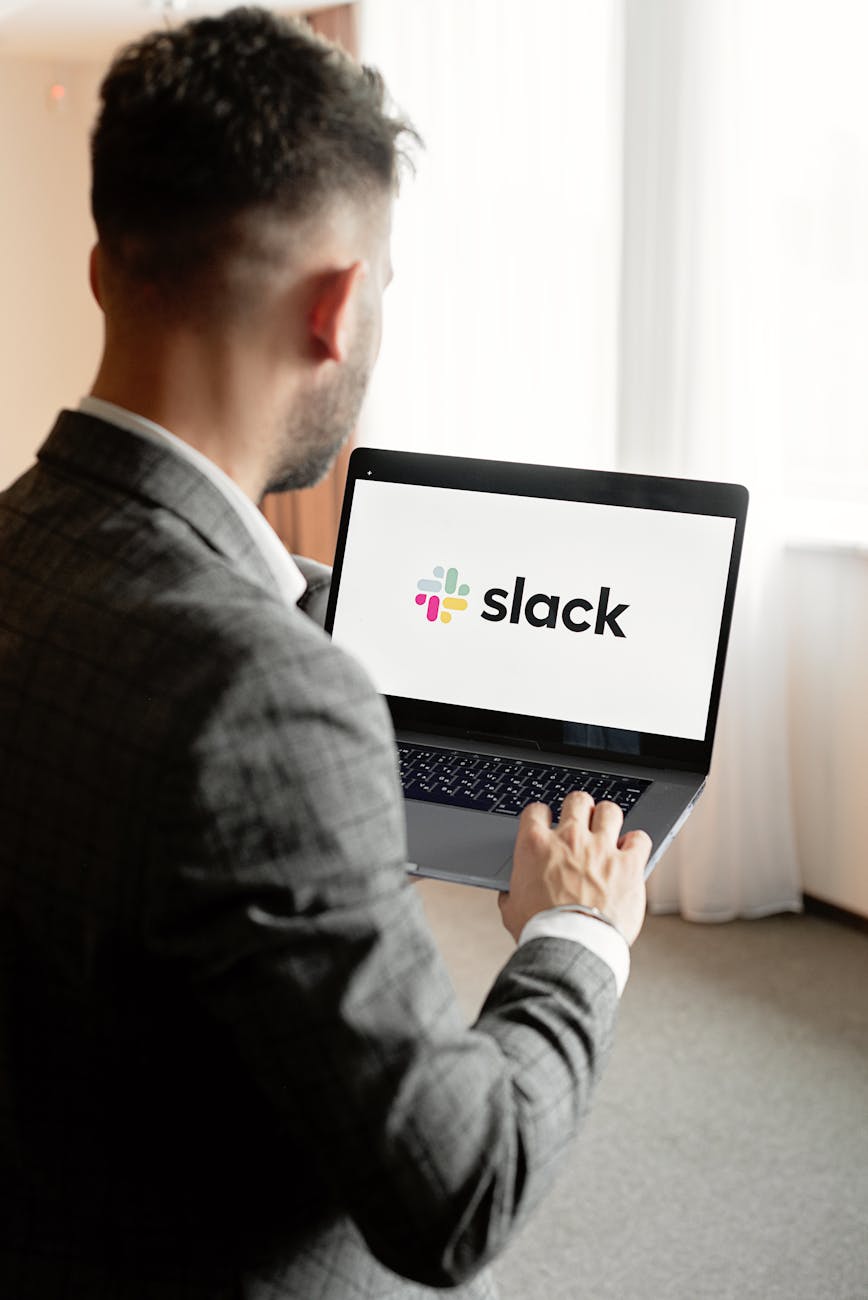 Cursor脚本实现跨系统数据同步（含Slack-MySQL集成案例）