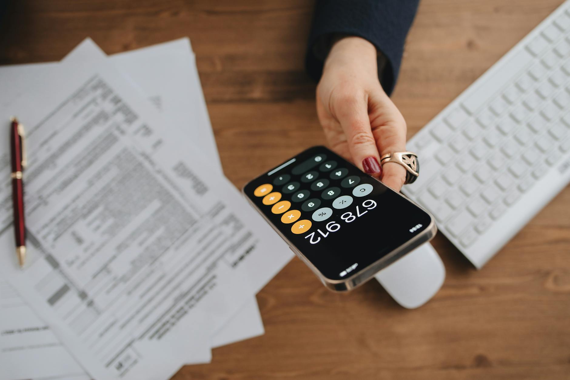 AI员工替代基础出纳的财税自动化配置指南（含税控接口）